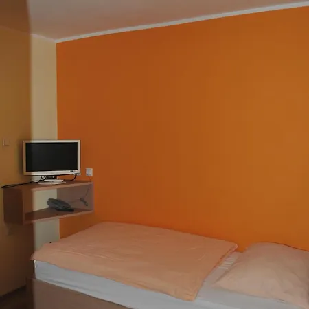 Pri Vidrgarju 3*